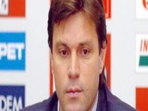 Ertu�rul Sa�lam trib�nde!