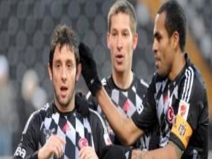 G�zler �� futbolcuda