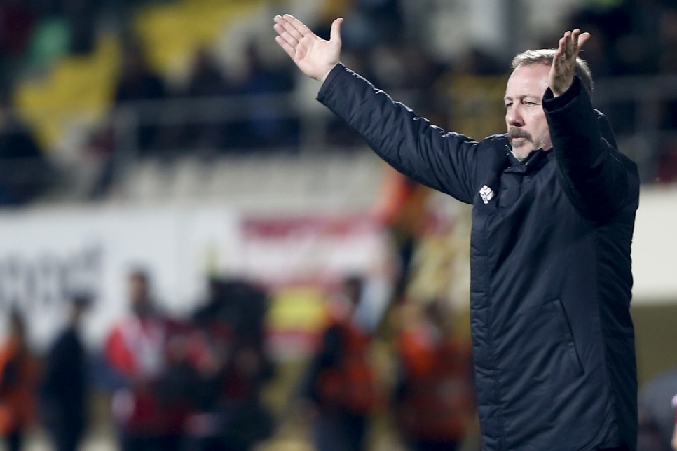 KALIPLARI YERLE BİR ETTİ Sergen Yalçın doktrini! Karakartal Galeri